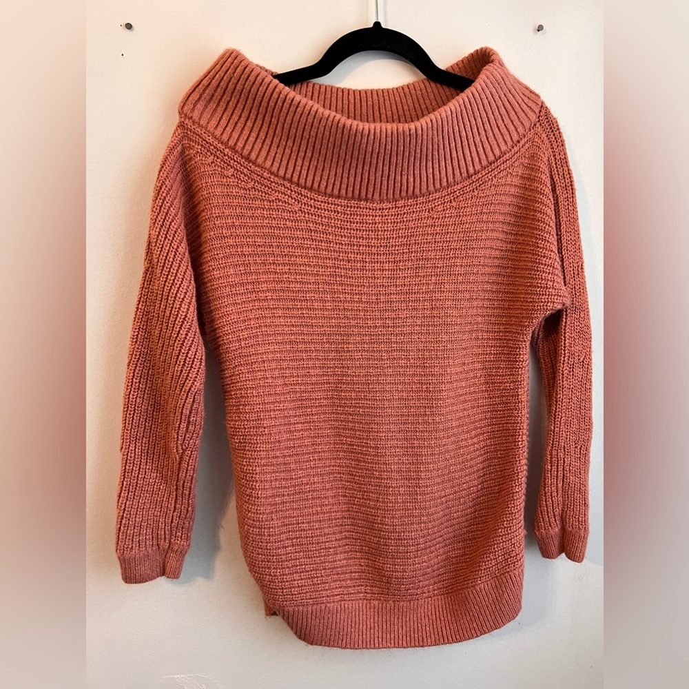 Wide neck Express sweater